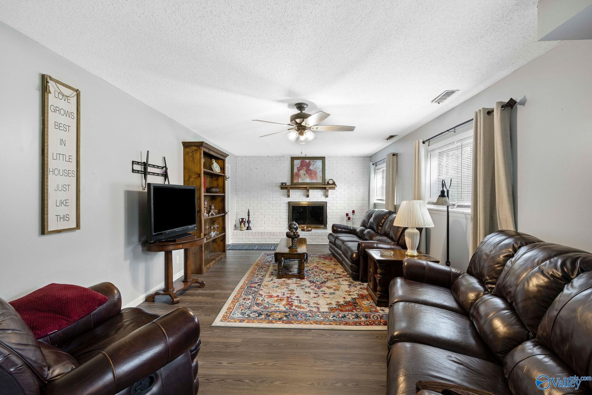 1201 Elm Circle