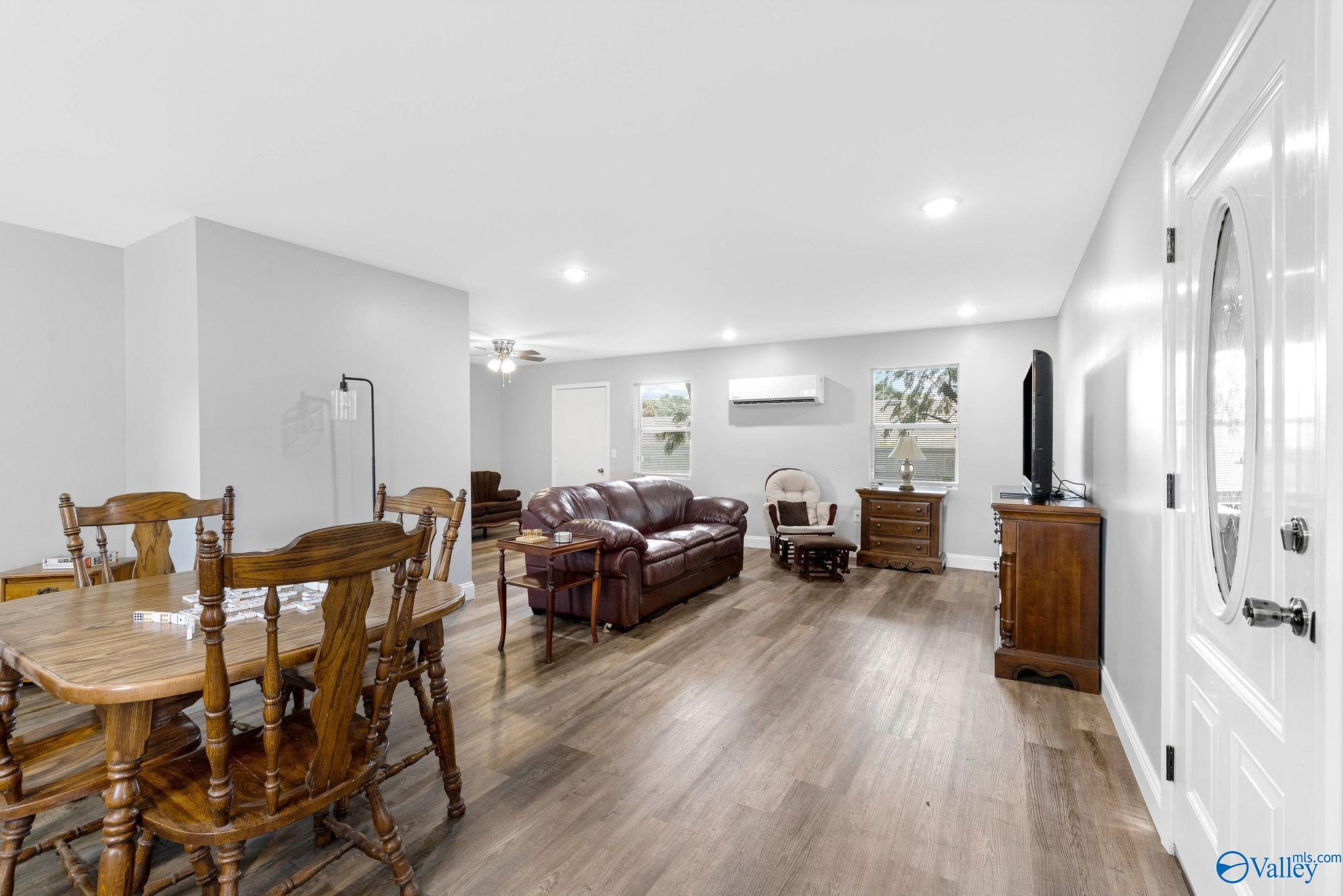 1201 Elm Circle