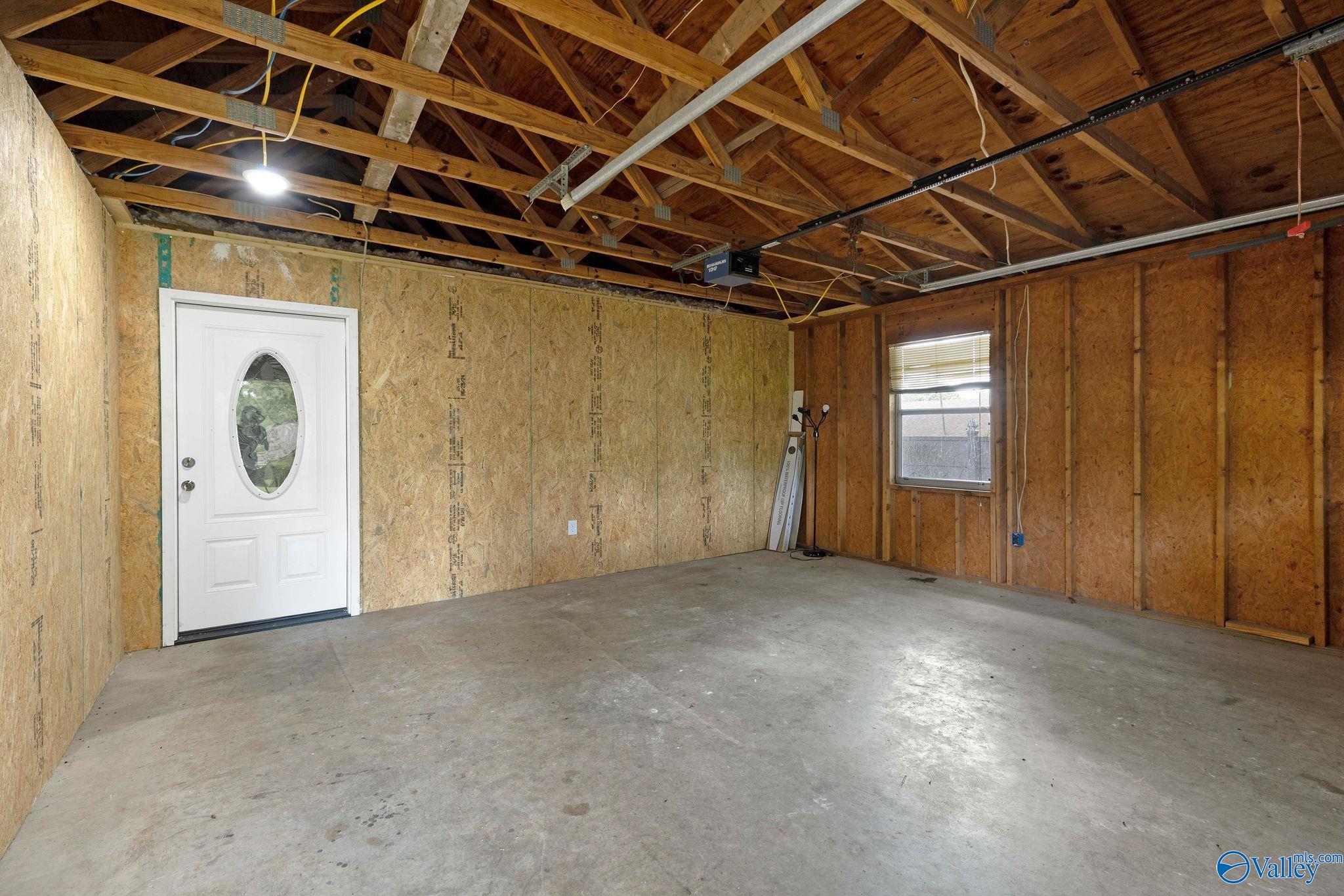 1201 Elm Circle