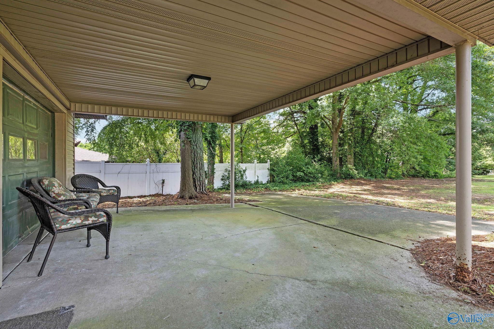 1201 Elm Circle