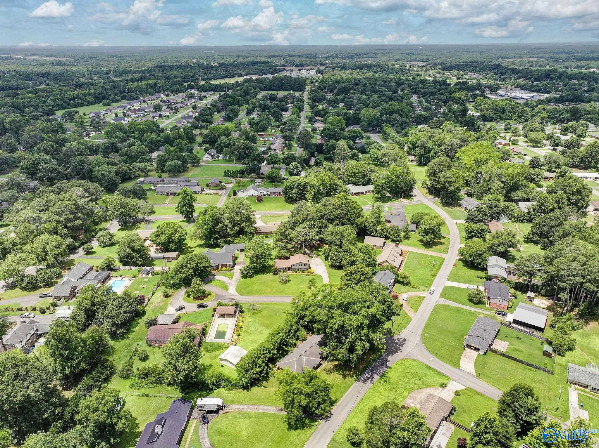 1201 Elm Circle