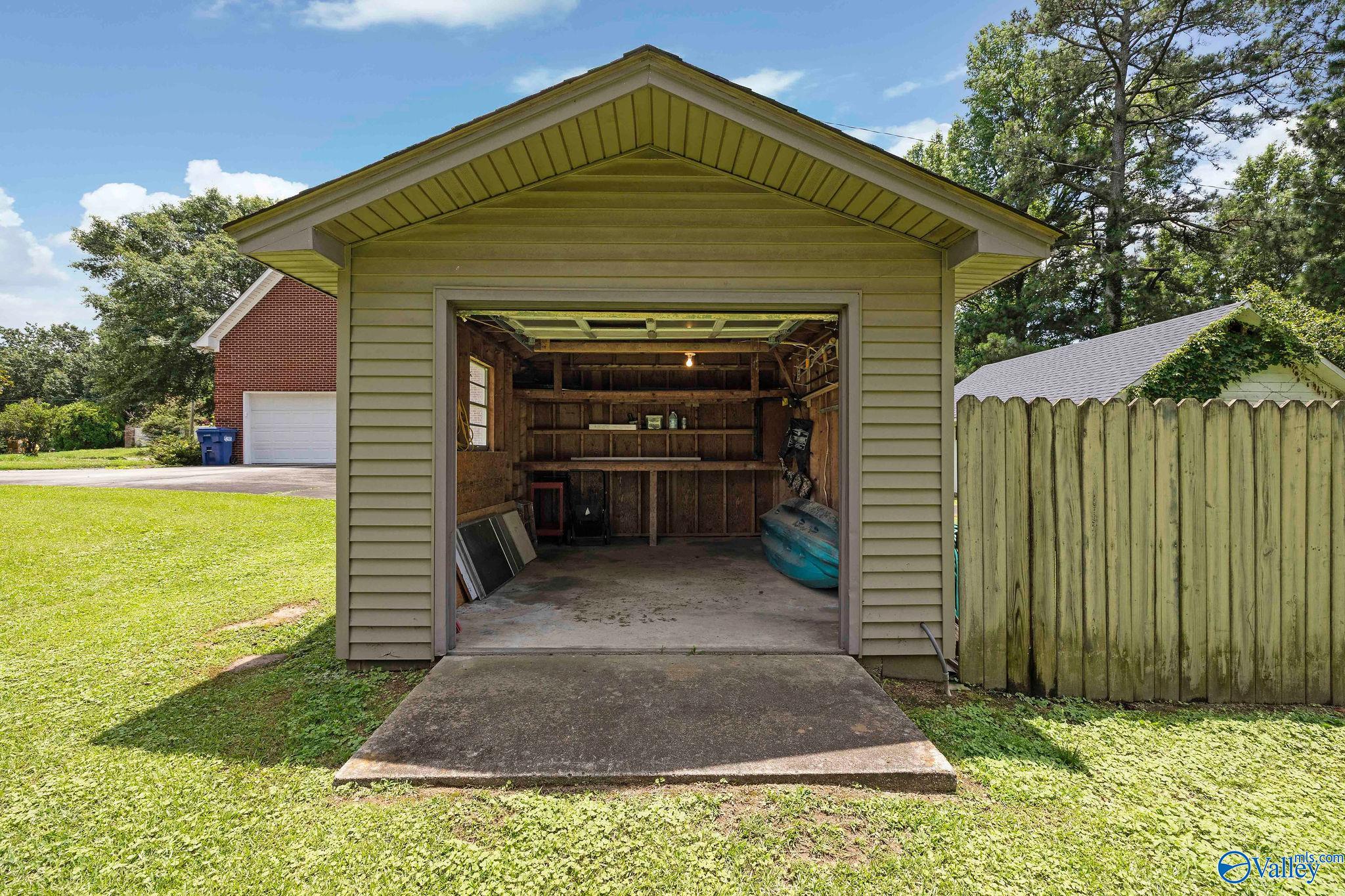 1201 Elm Circle