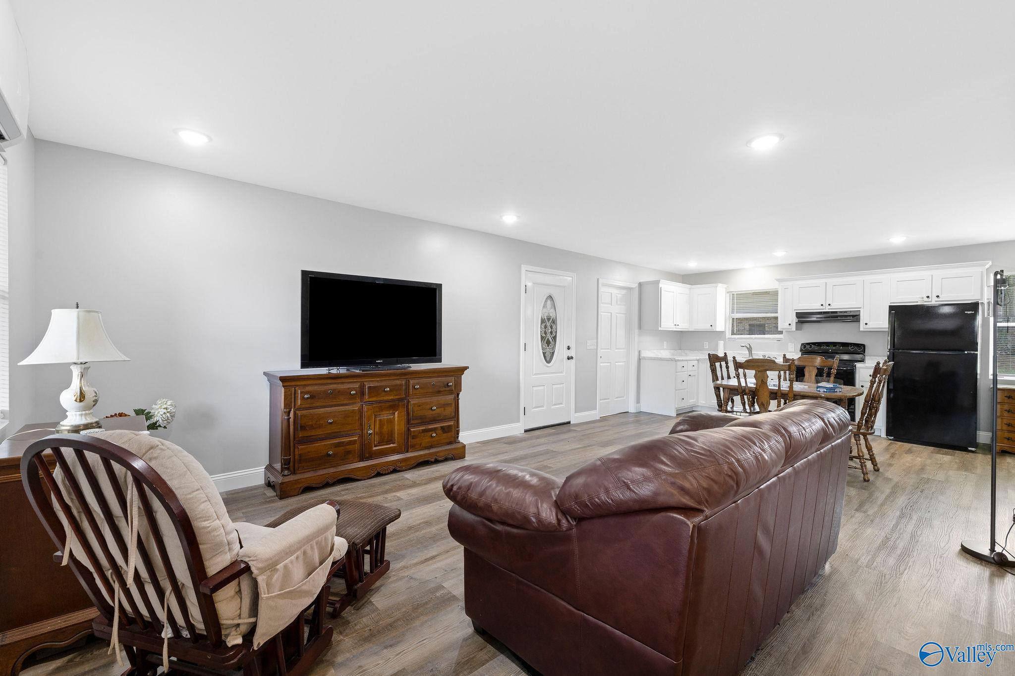 1201 Elm Circle