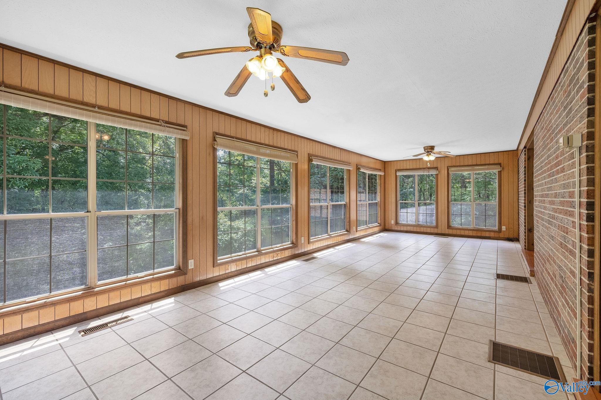 405 Shannon Circle