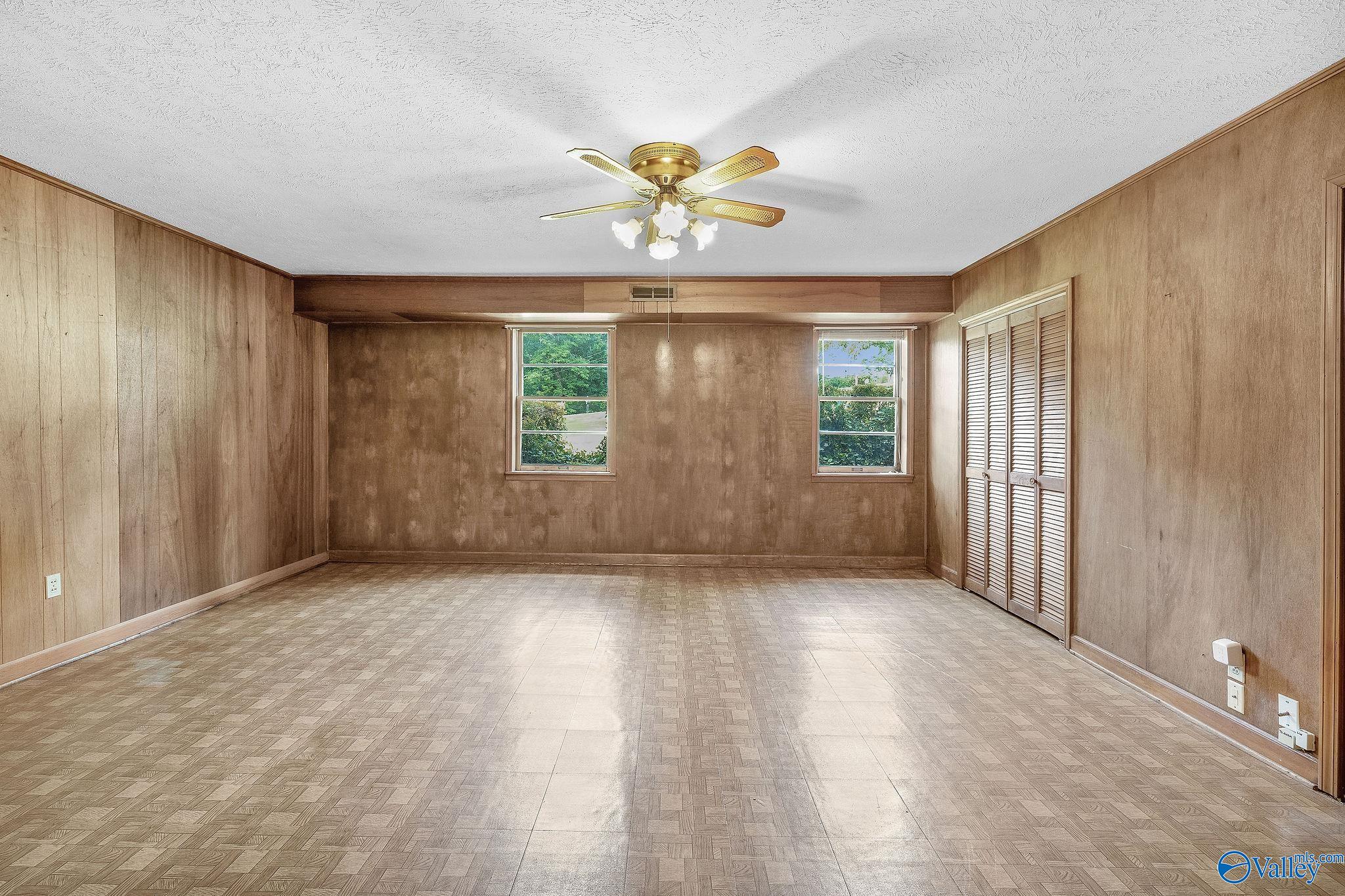 405 Shannon Circle