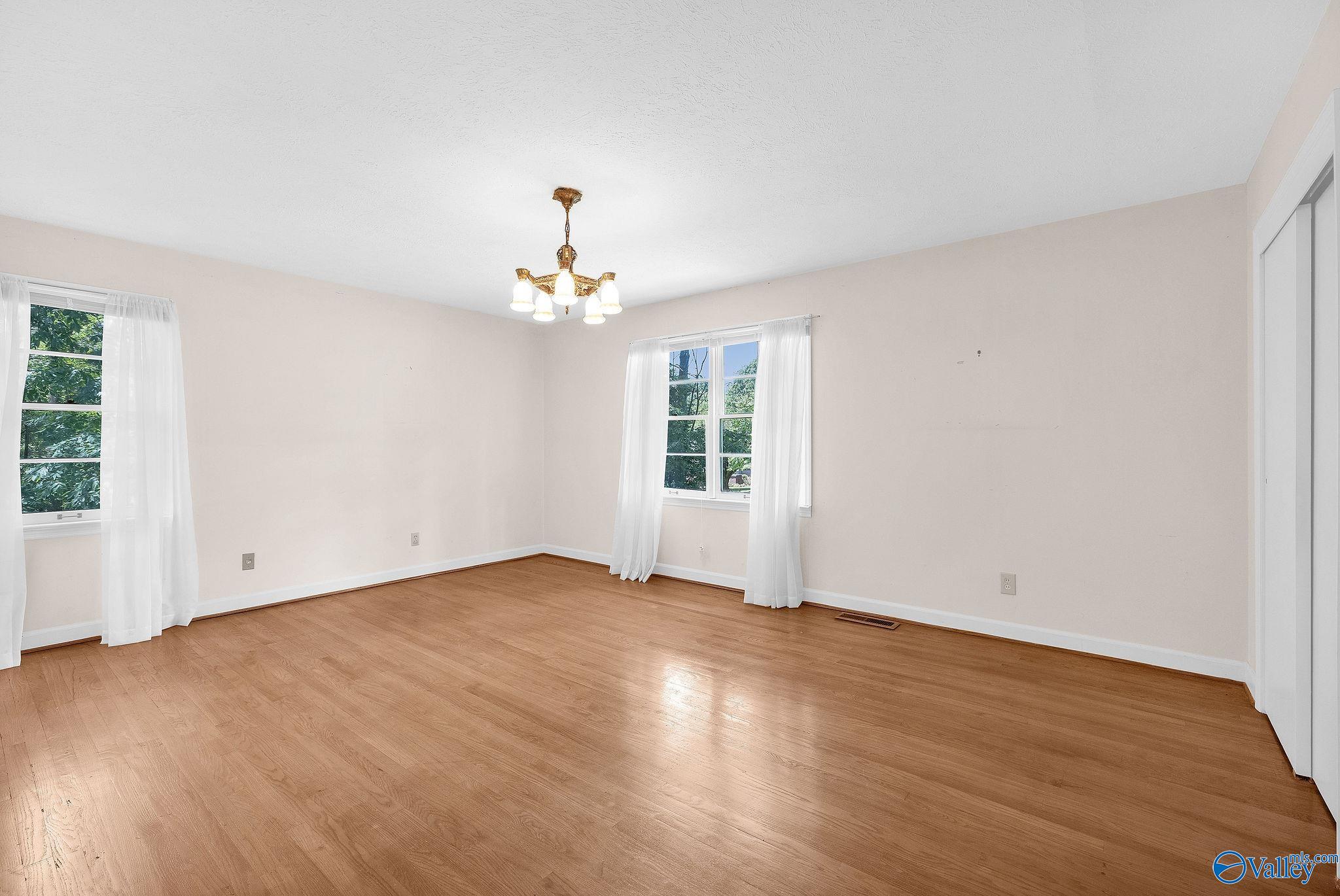 405 Shannon Circle