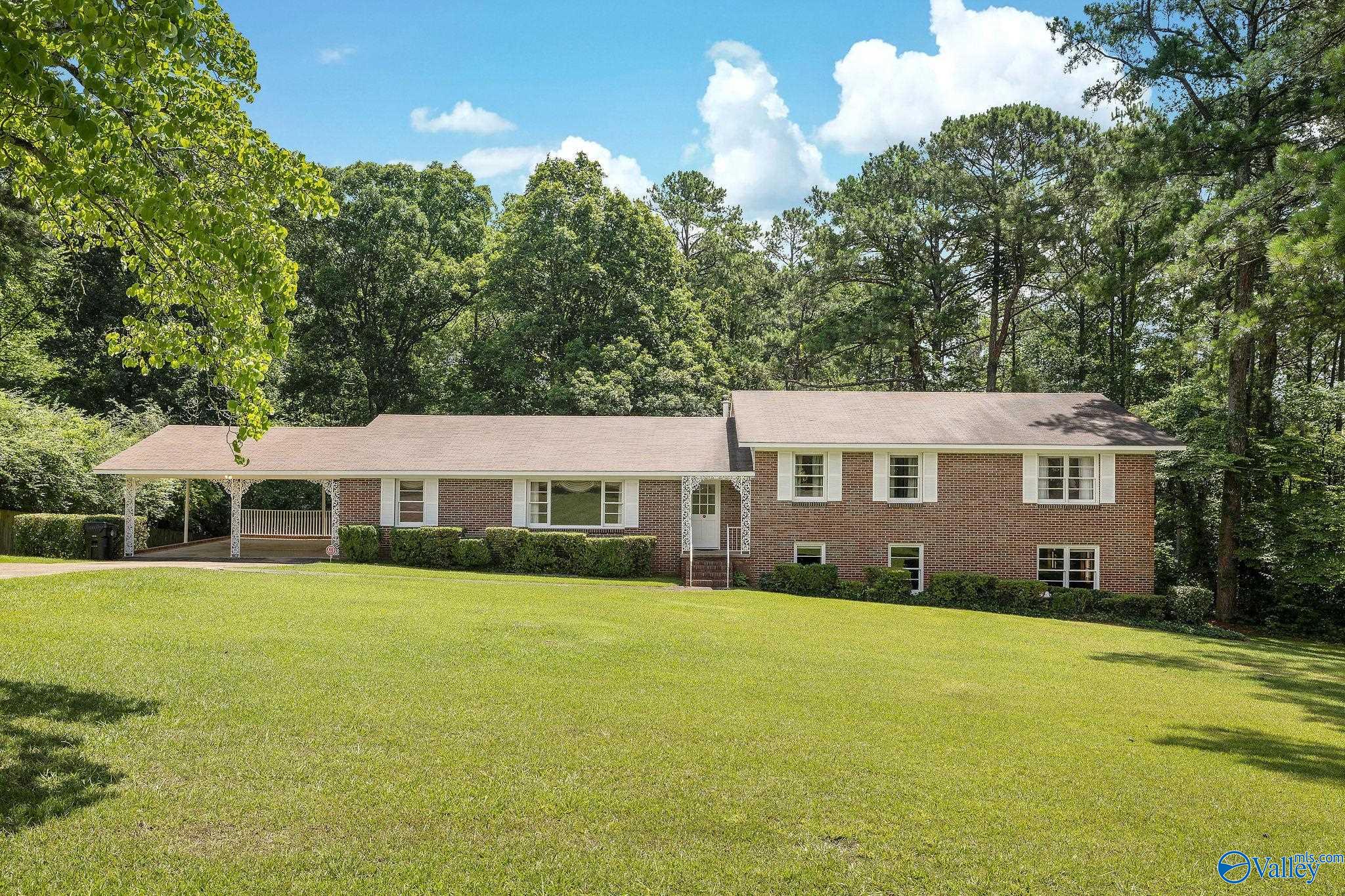 405 Shannon Circle