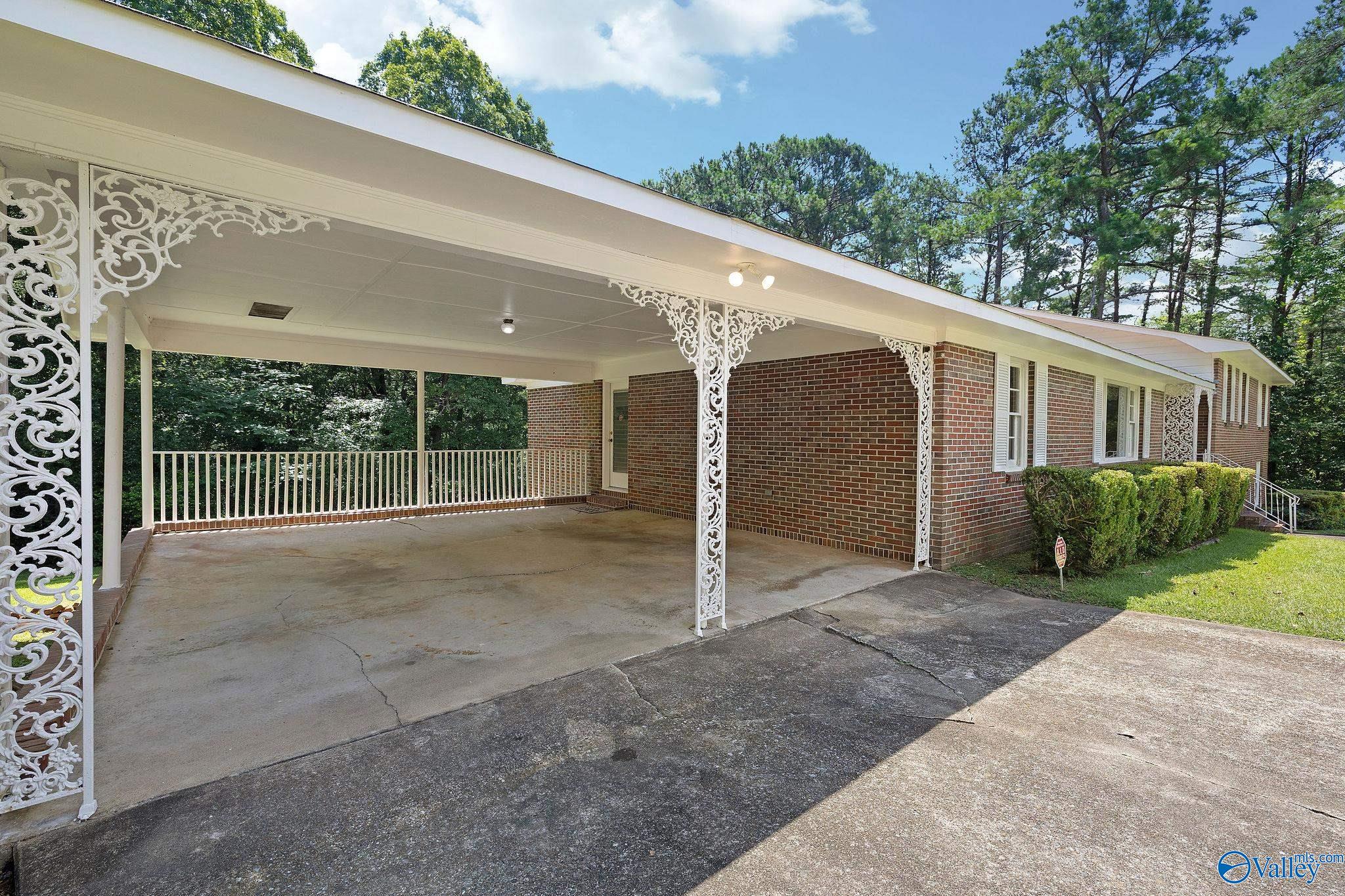 405 Shannon Circle