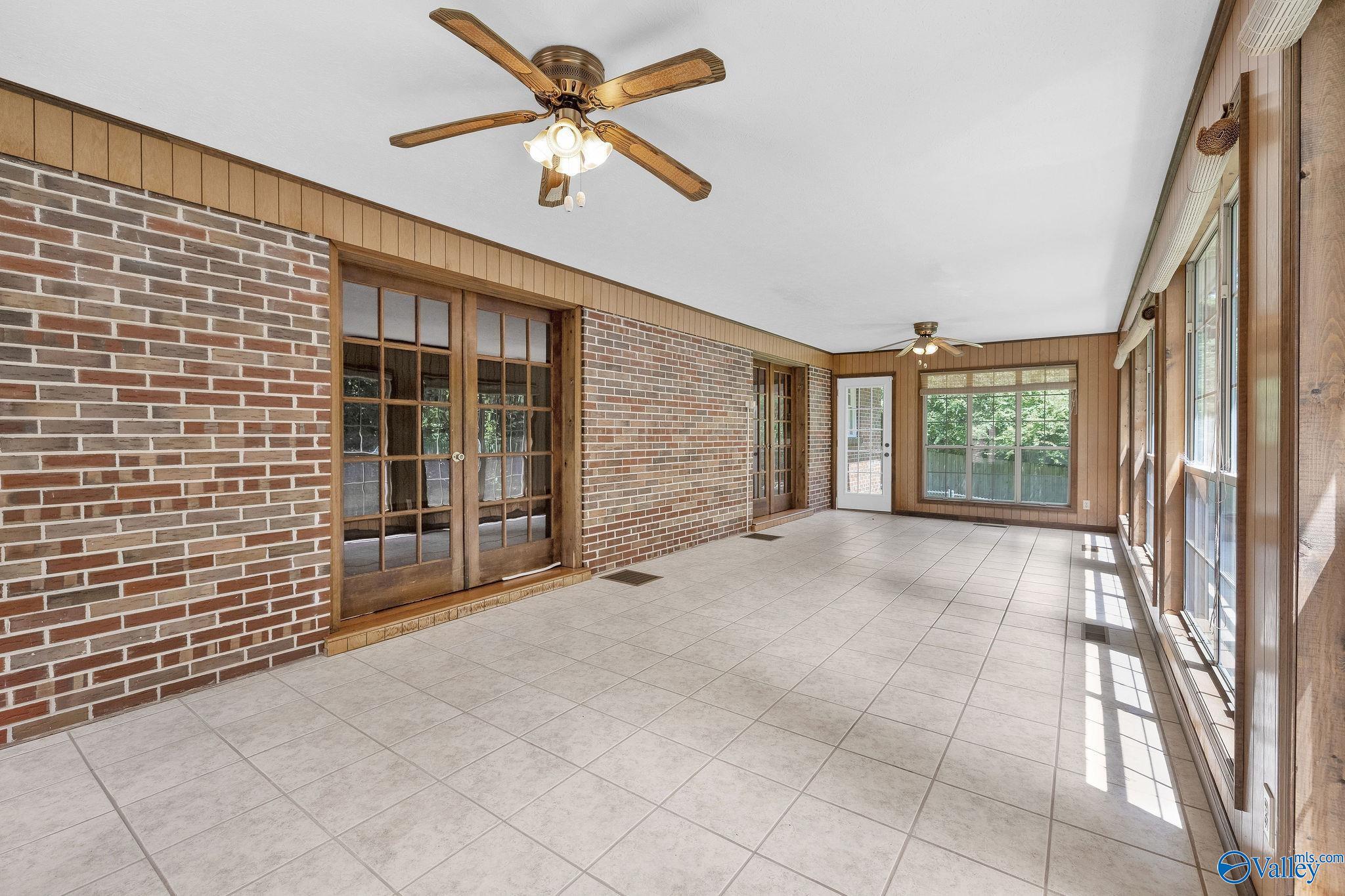 405 Shannon Circle