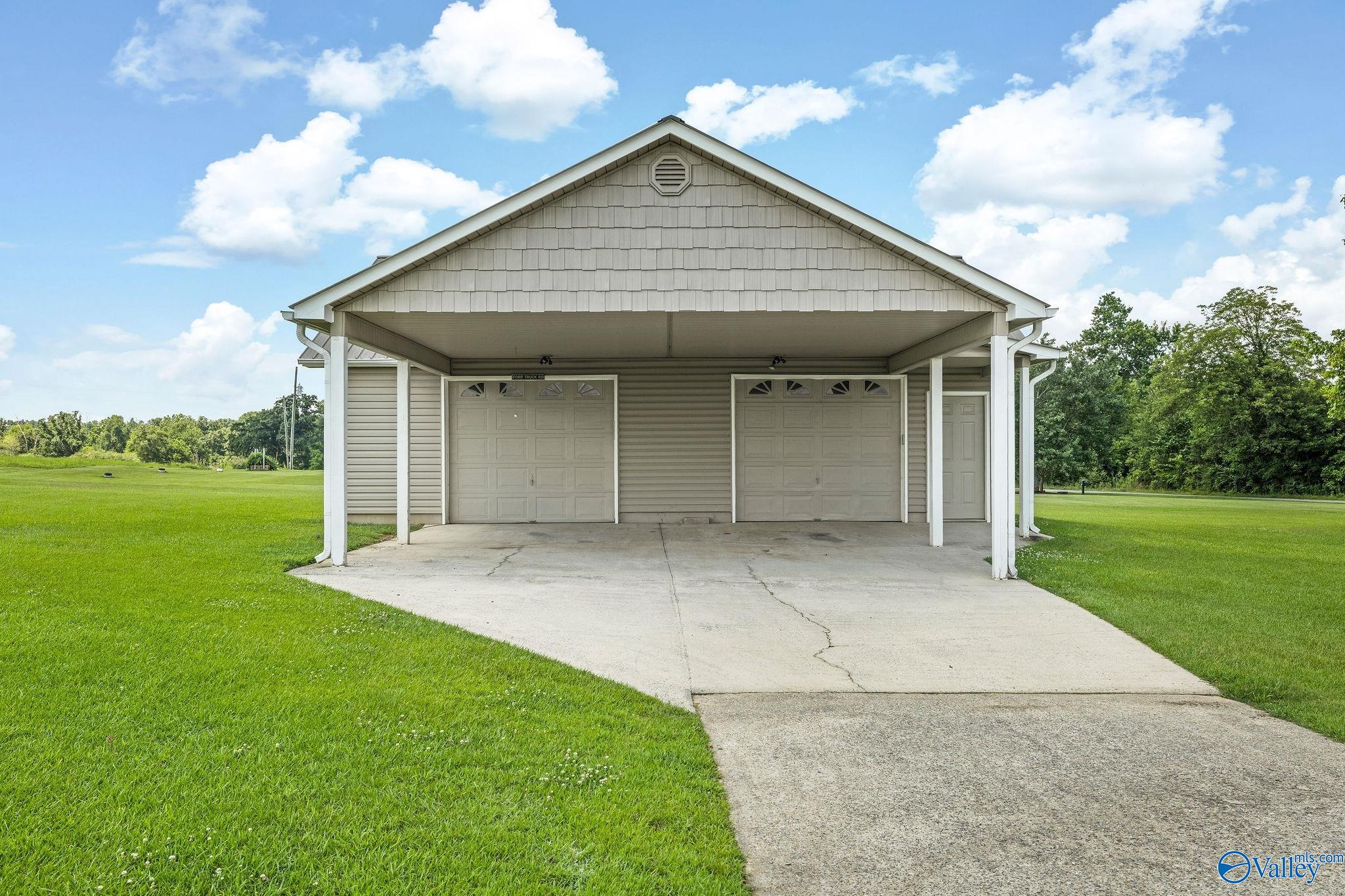 1526 Needmore Road