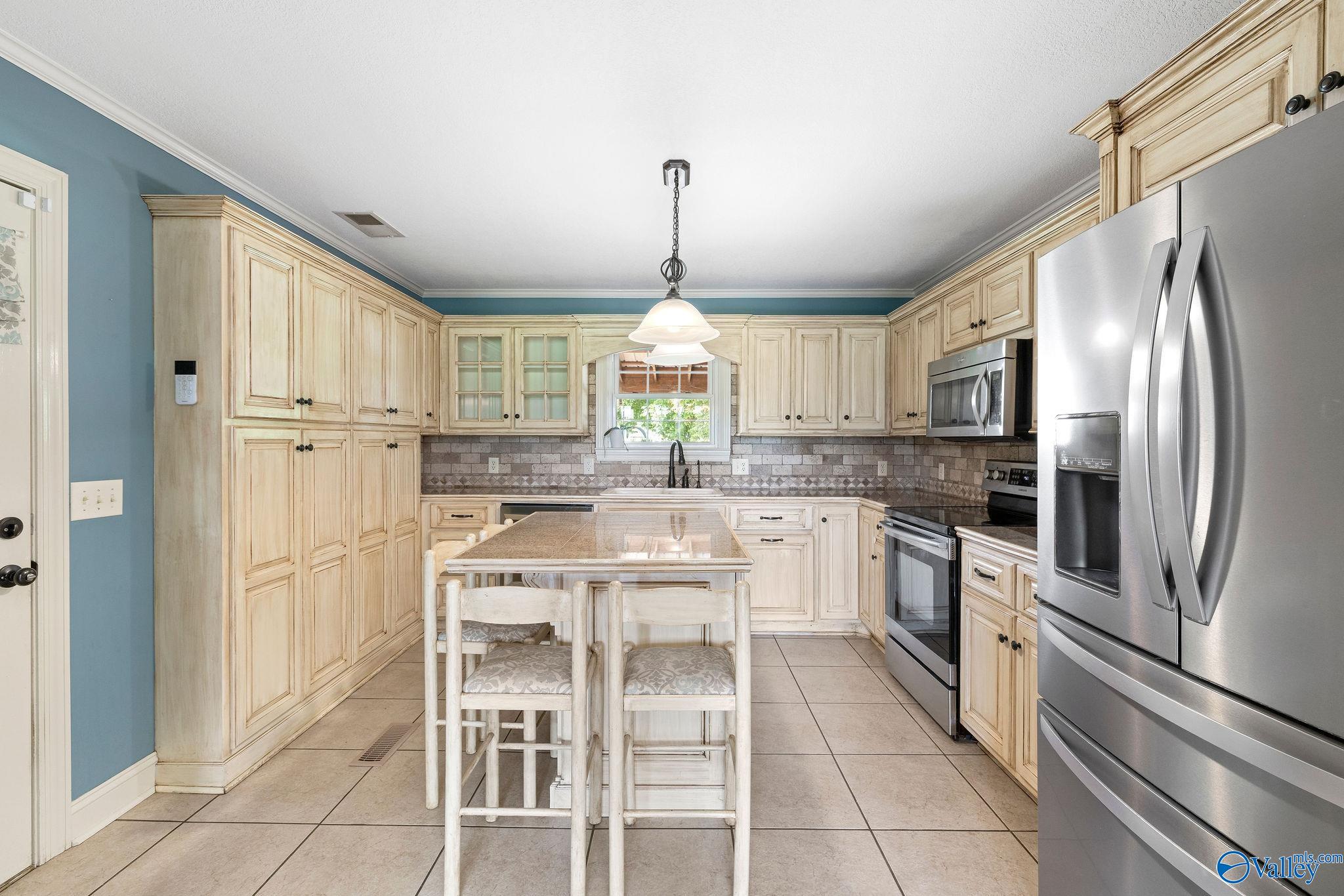 1526 Needmore Road