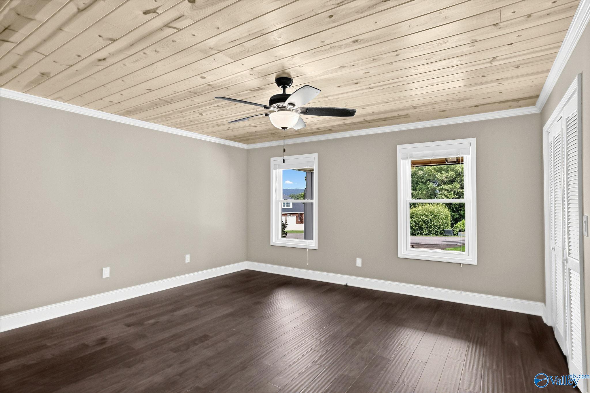 127 Willow Cove Drive