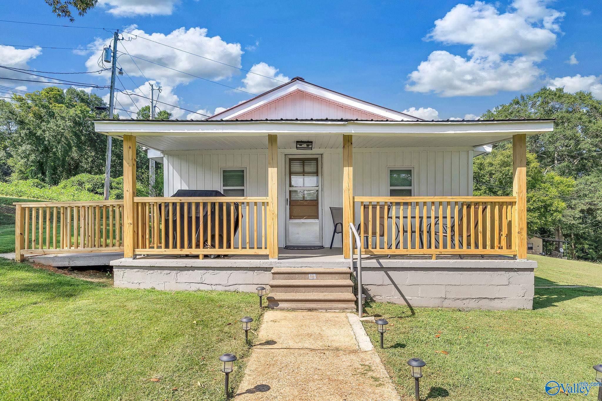 2513 Lakeview Drive