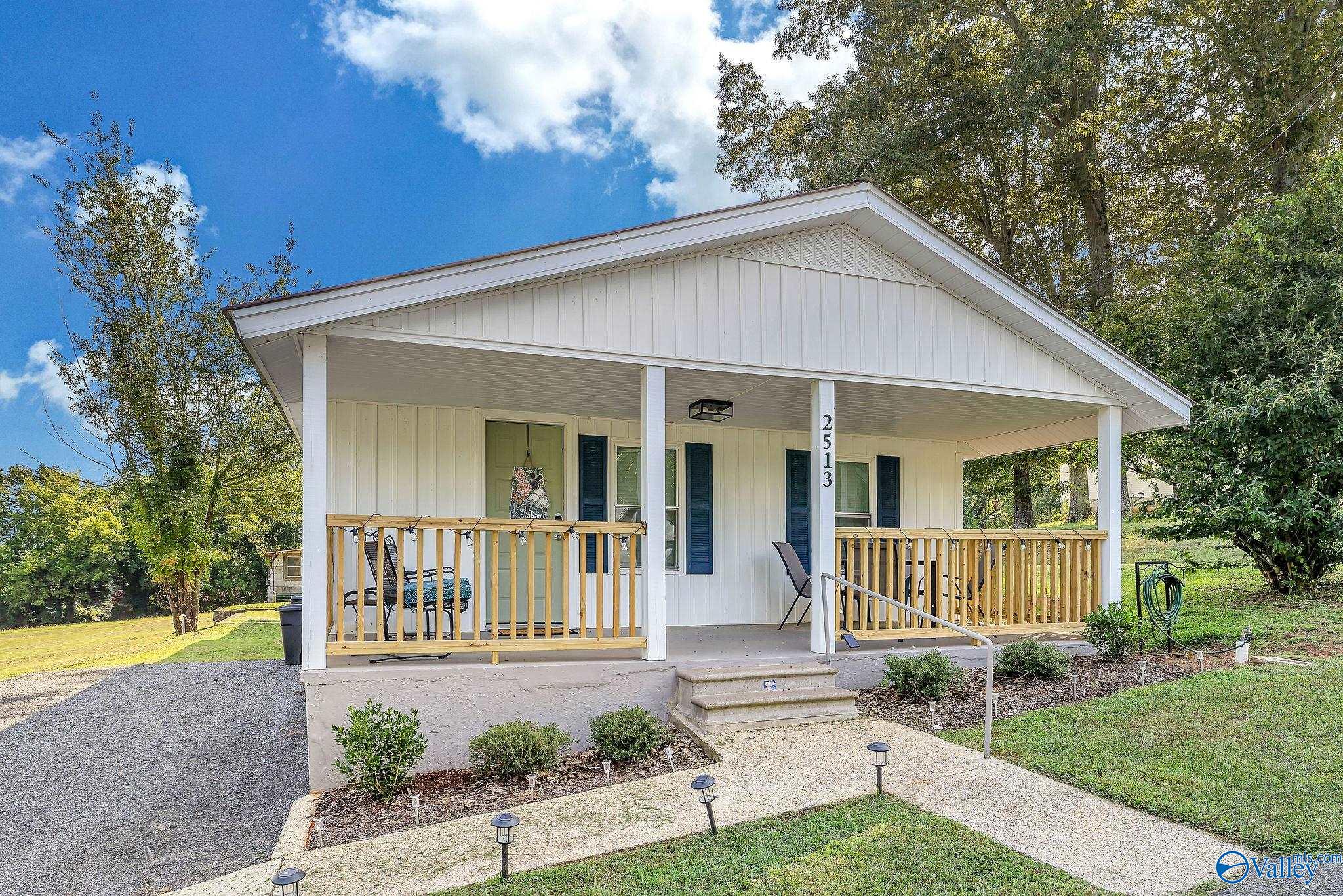 2513 Lakeview Drive