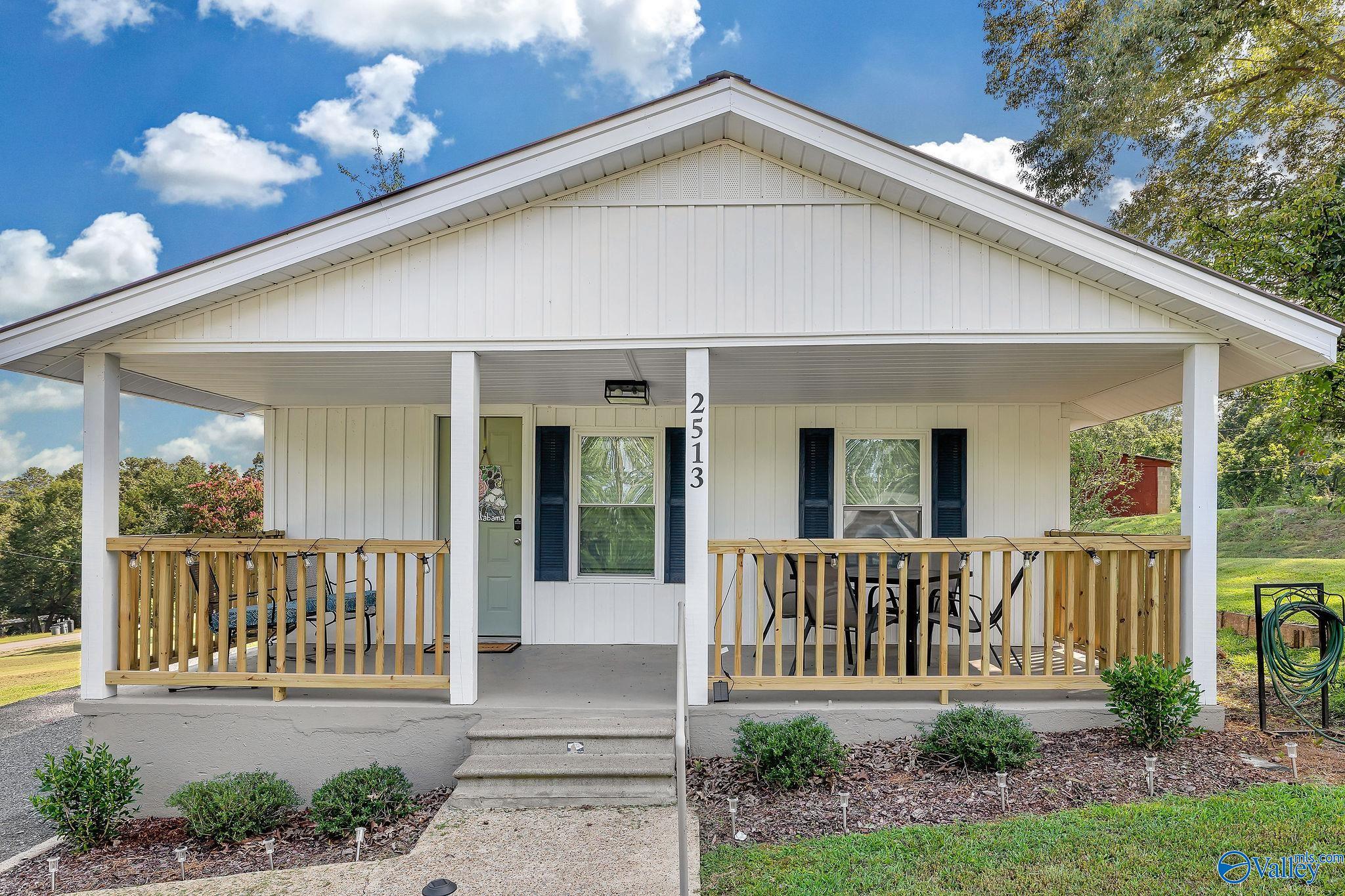 2513 Lakeview Drive