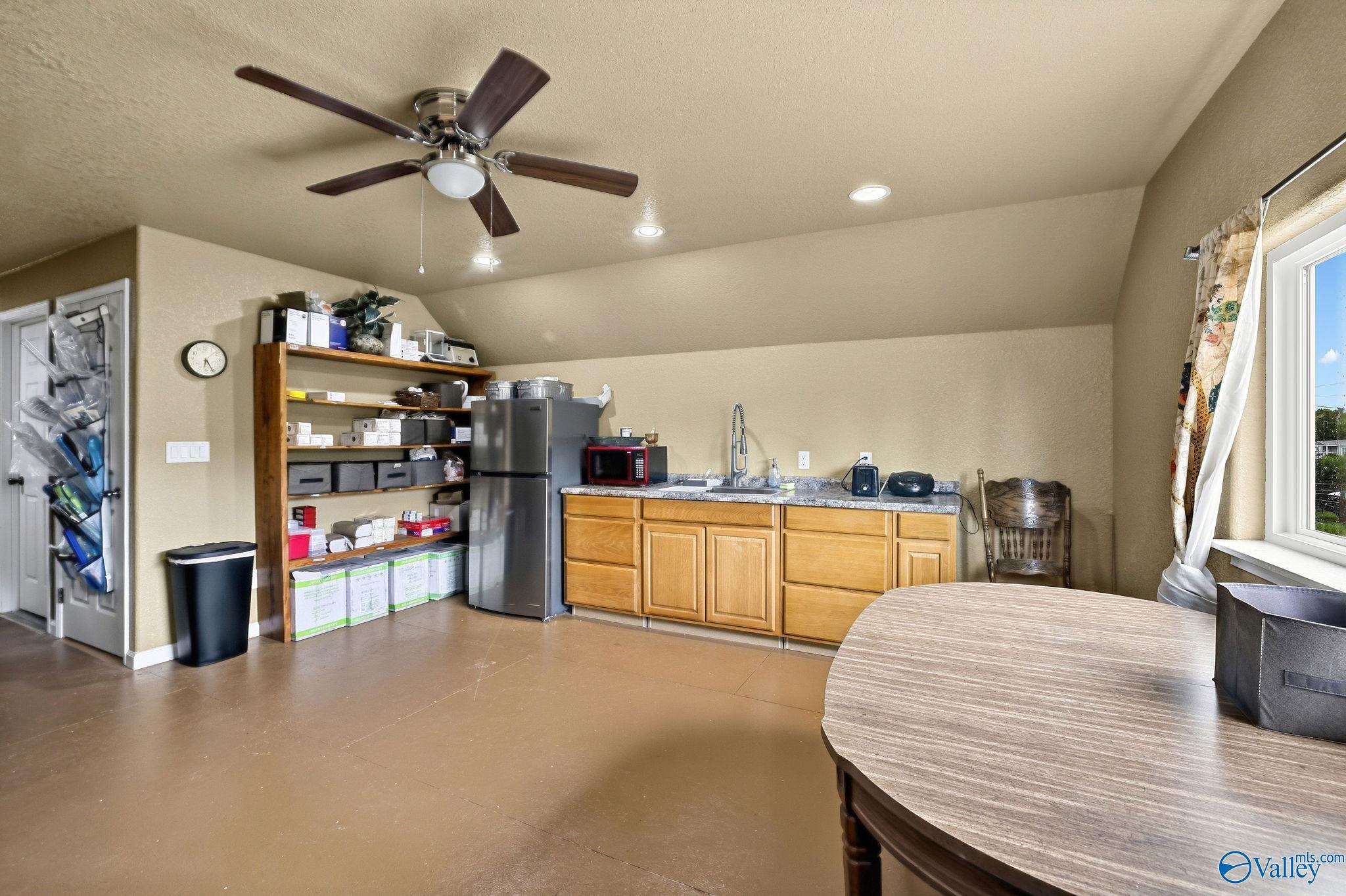 1103 County Road 359