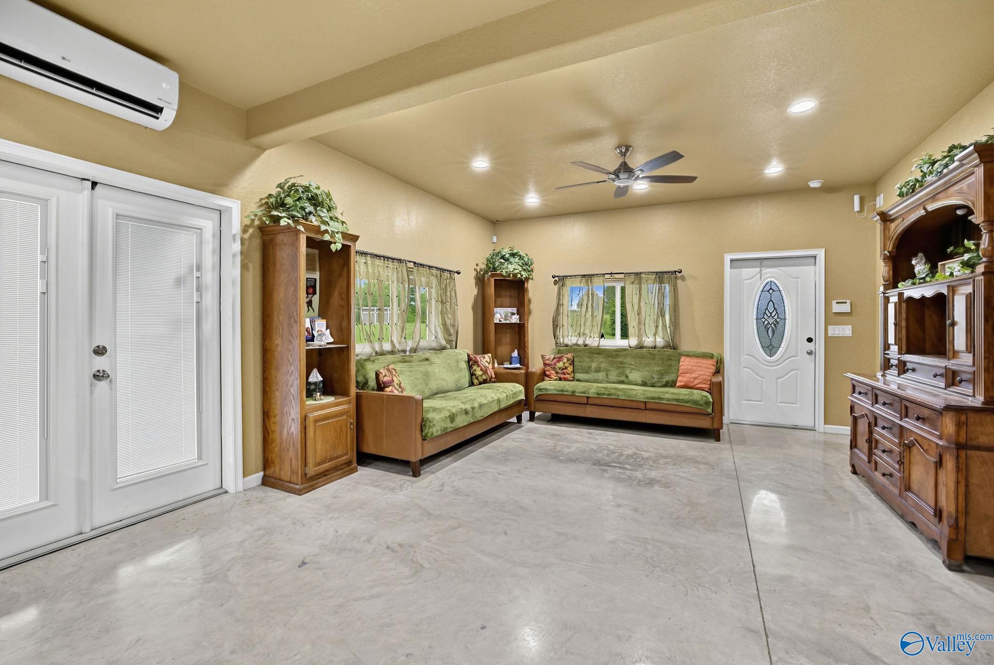 1103 County Road 359
