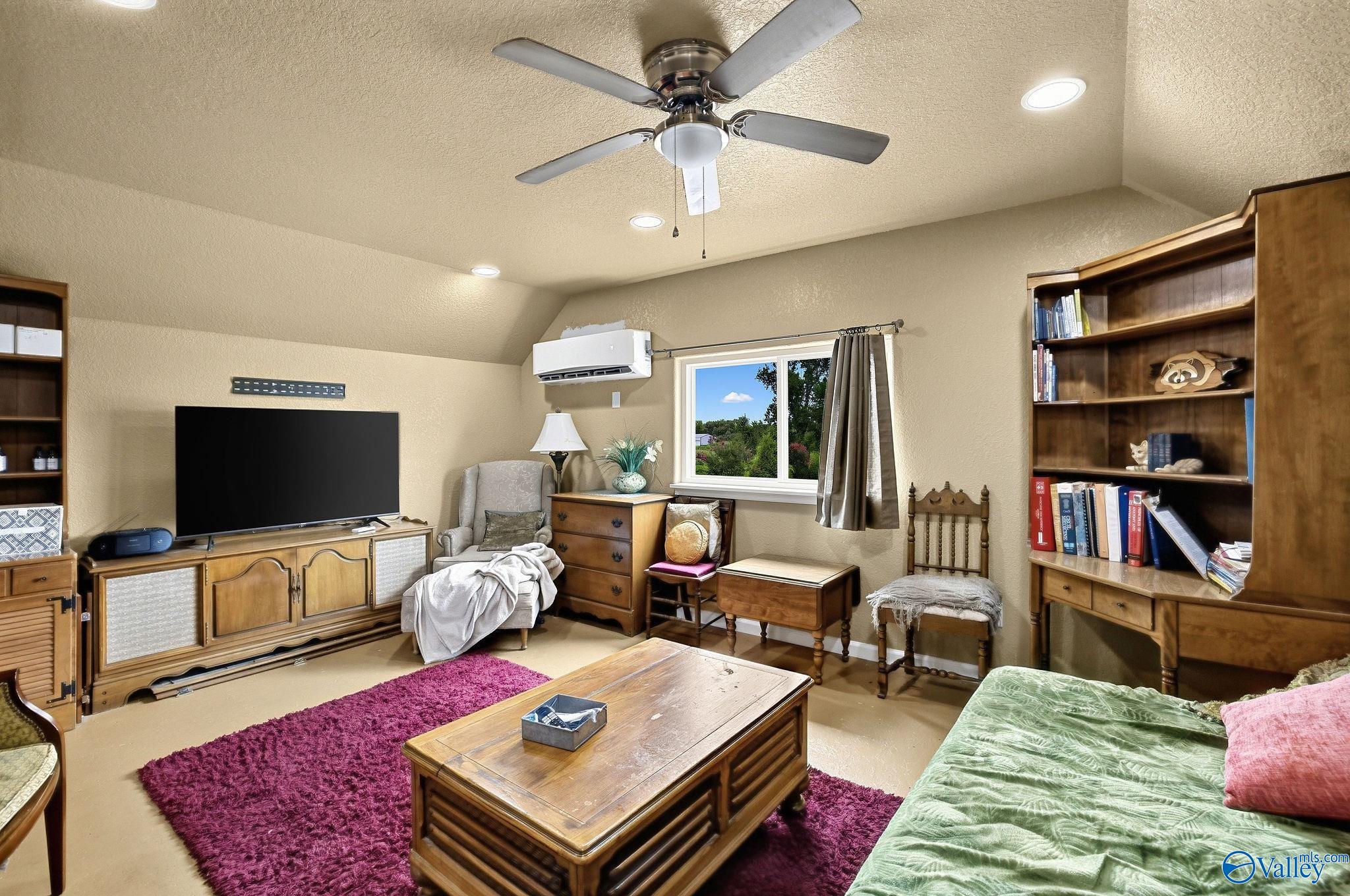 1103 County Road 359