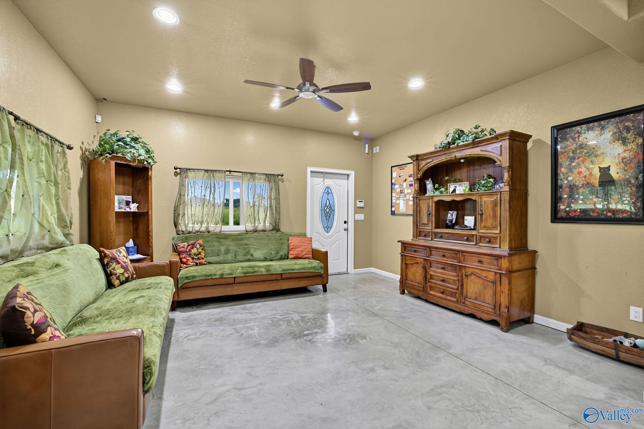1103 County Road 359