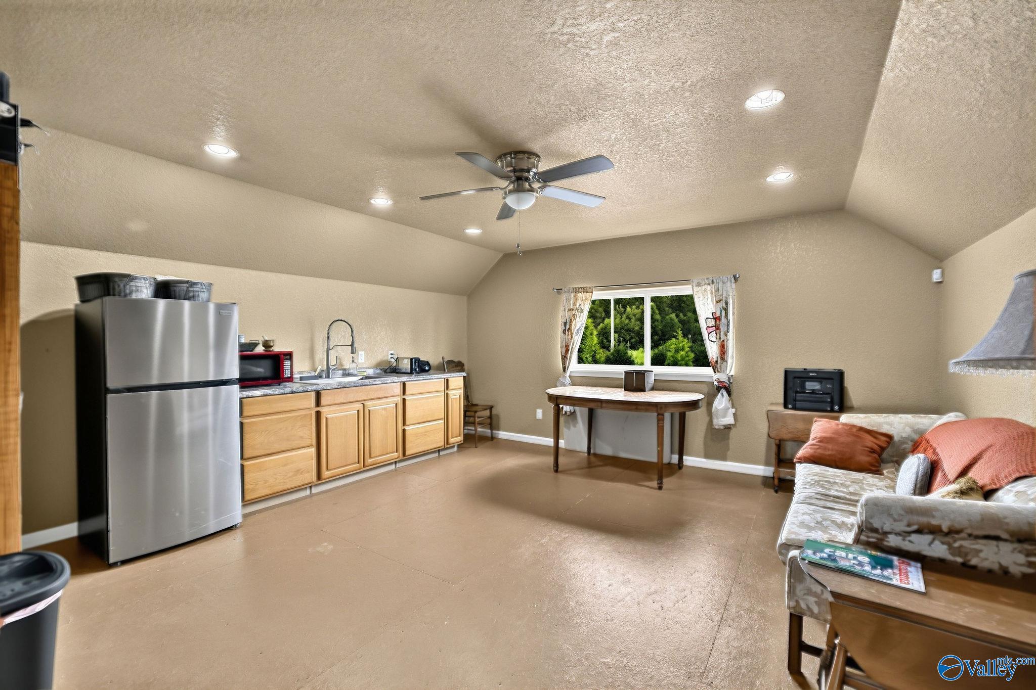 1103 County Road 359