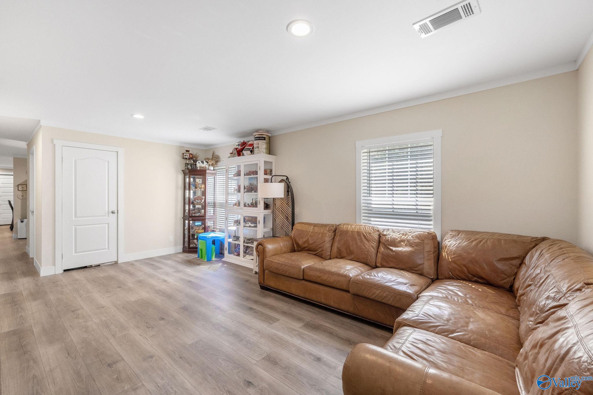 680 Ridgeway Road