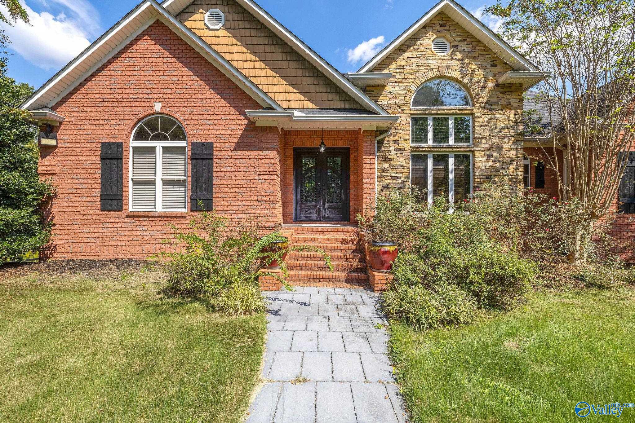 752 NE 12th Way