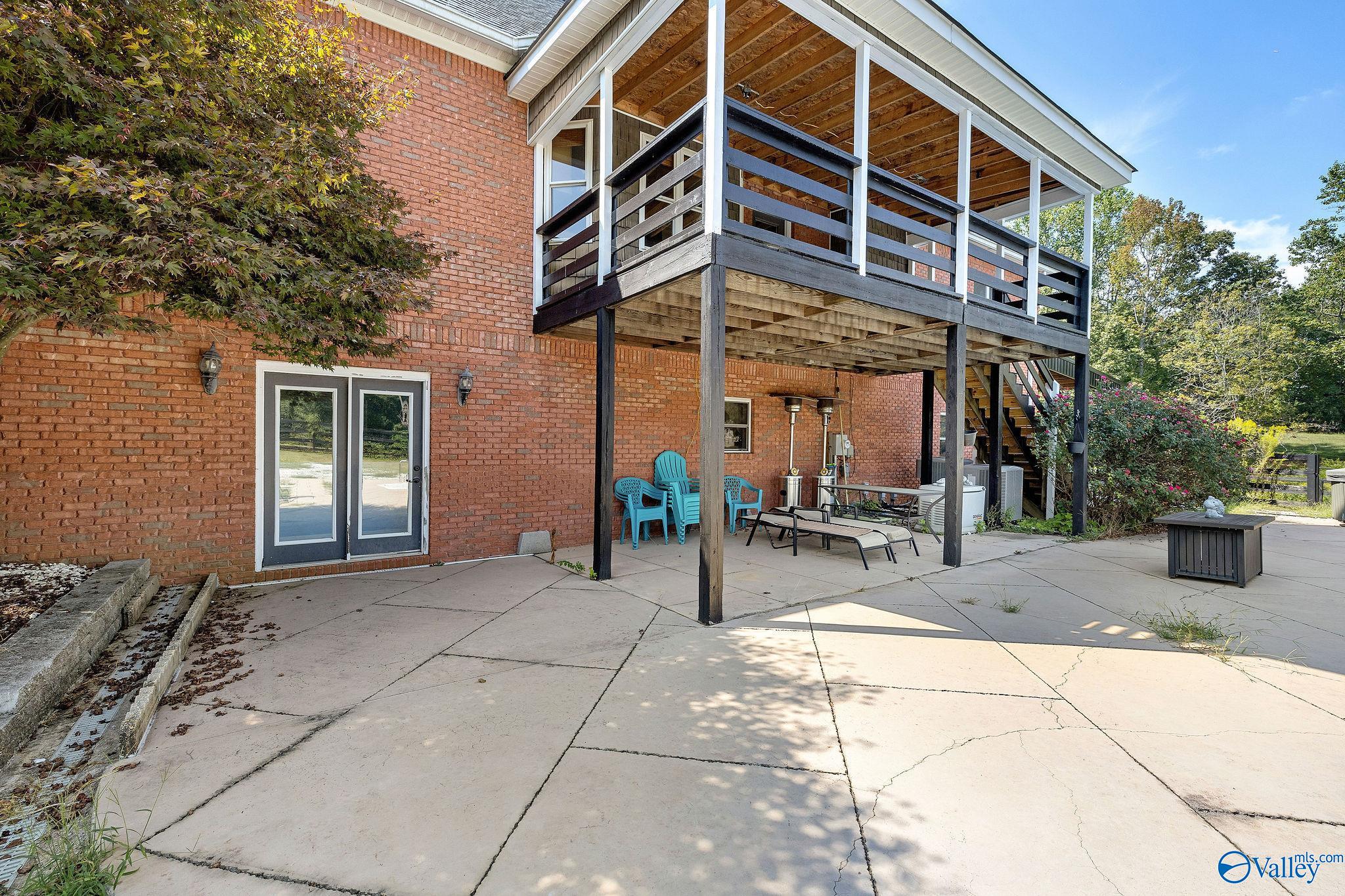 752 NE 12th Way