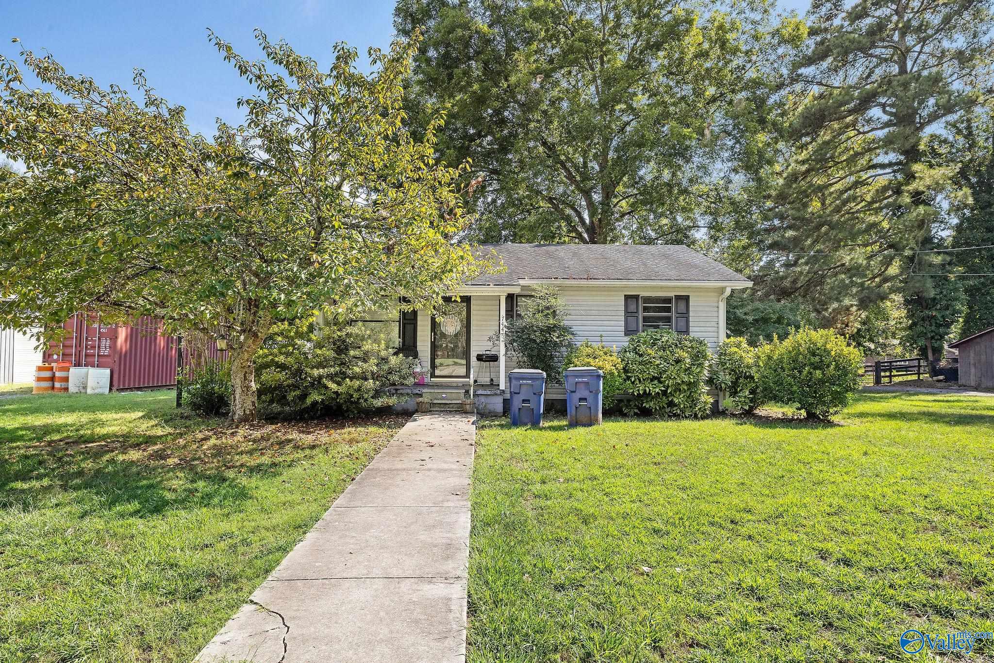 752 NE 12th Way