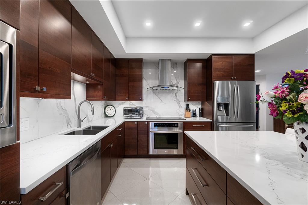 559 Audubon BLVD Unit: E-202