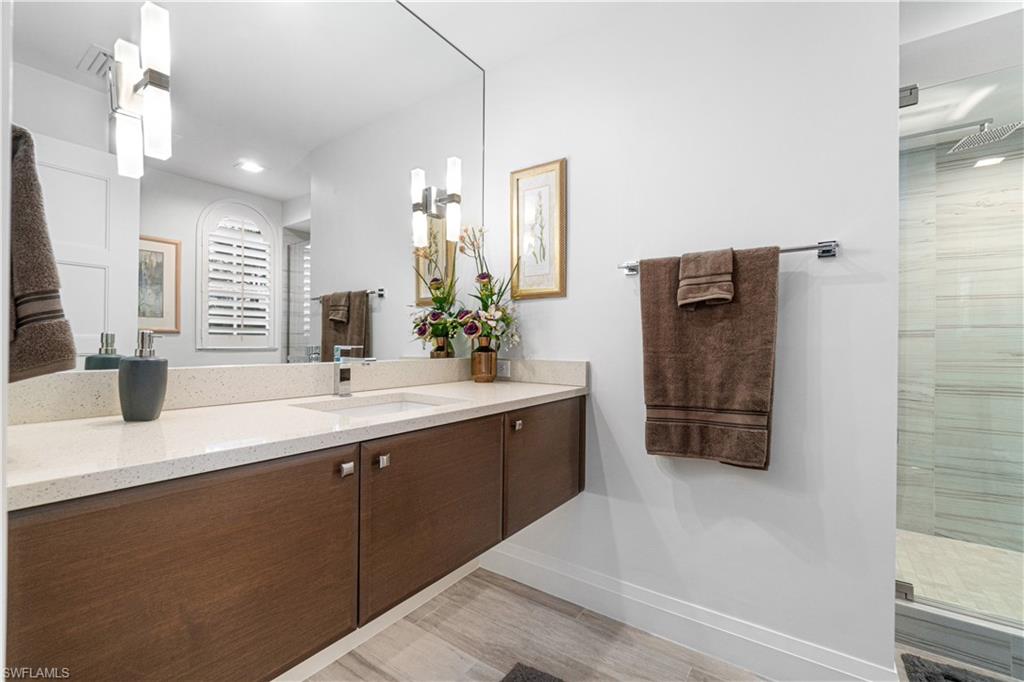 559 Audubon BLVD Unit: E-202