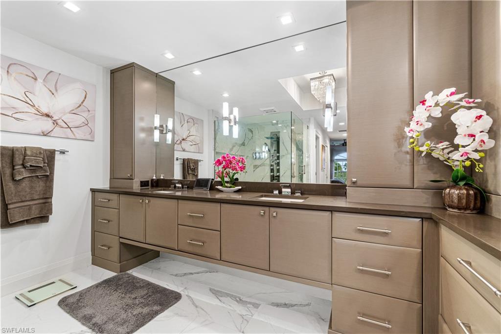 559 Audubon BLVD Unit: E-202
