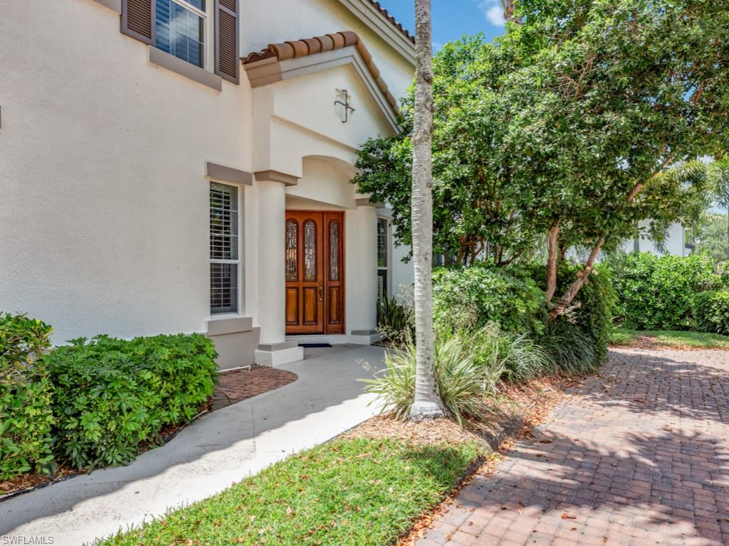 113 Colonade CIR # 202