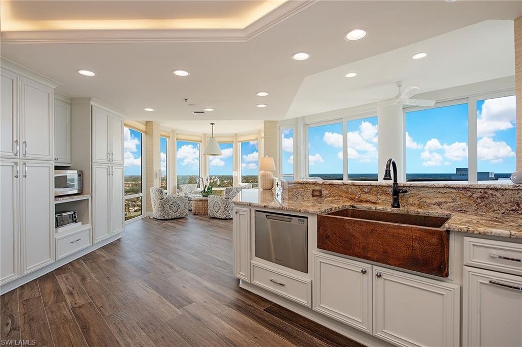 4951 Gulf Shore BLVD N 1801