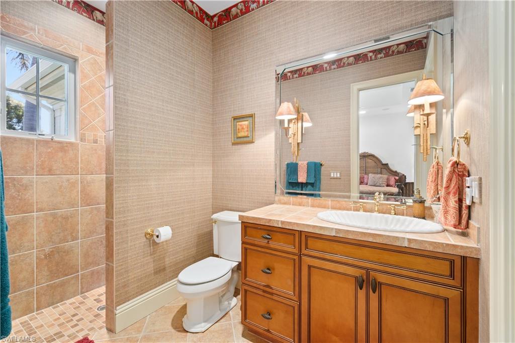 15283 Burnaby DR