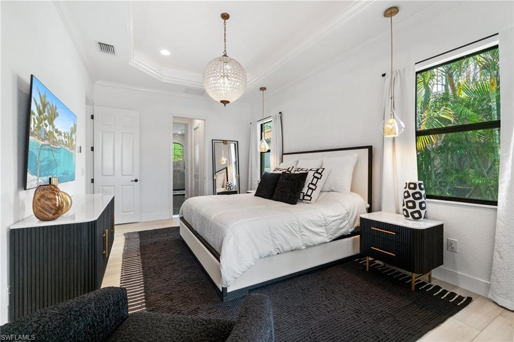 3440 Runaway LN, NAPLES