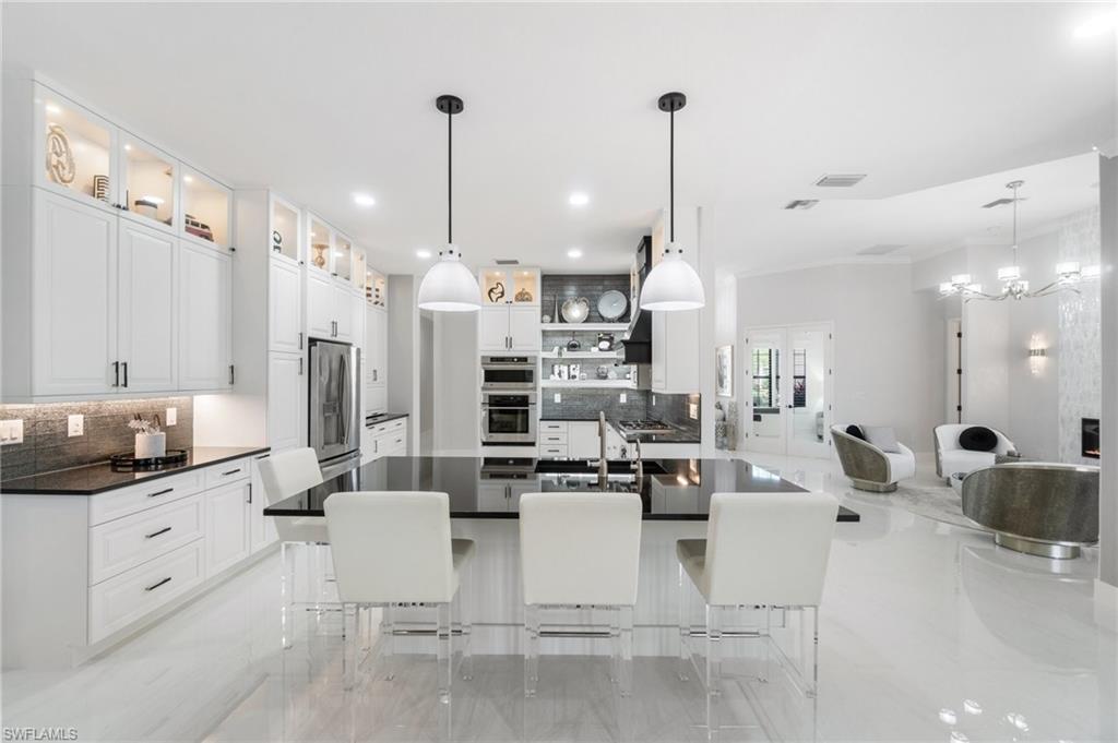 3440 Runaway LN, NAPLES