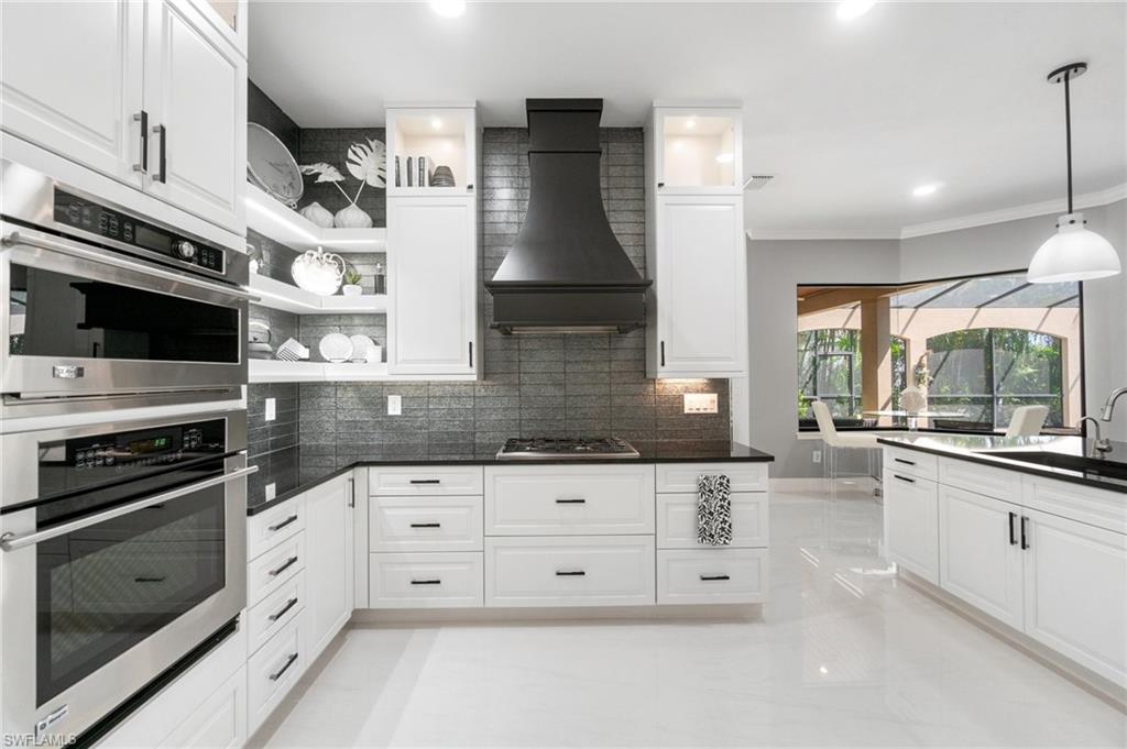 3440 Runaway LN, NAPLES