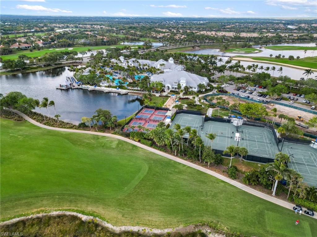 3440 Runaway LN, NAPLES