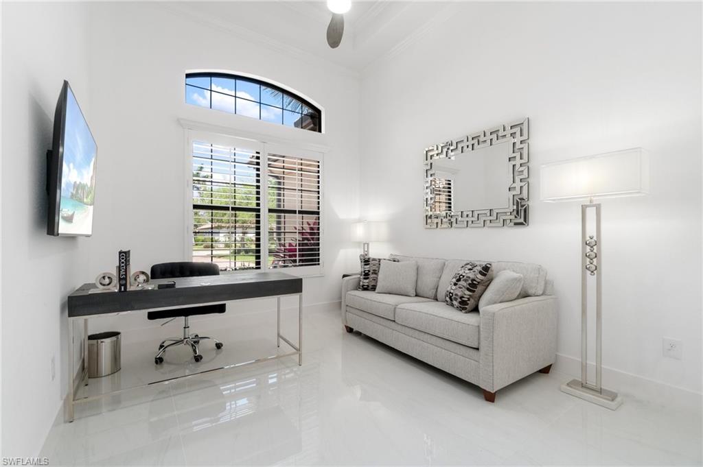 3440 Runaway LN, NAPLES