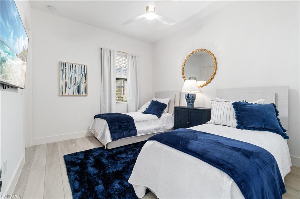 3440 Runaway LN, NAPLES