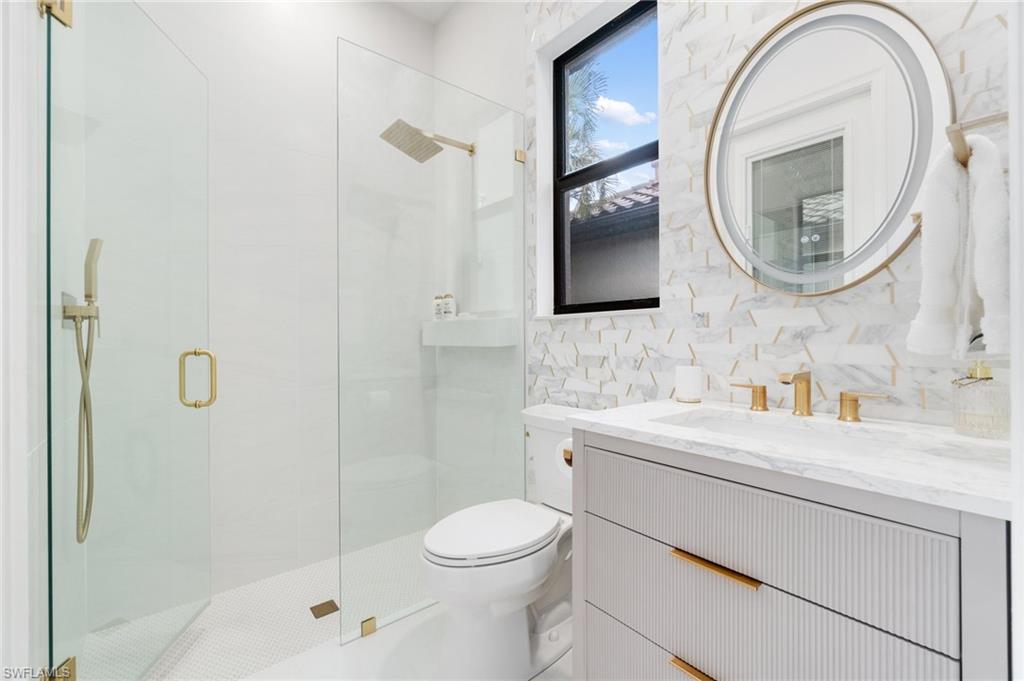 3440 Runaway LN, NAPLES