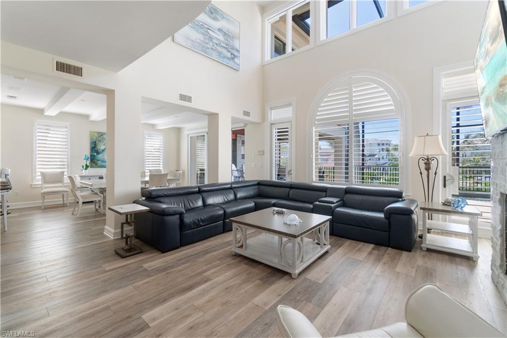 195 Topanga DR