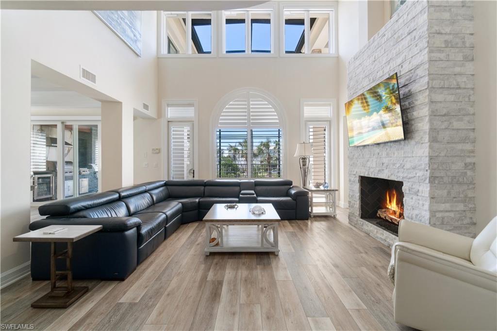 195 Topanga DR
