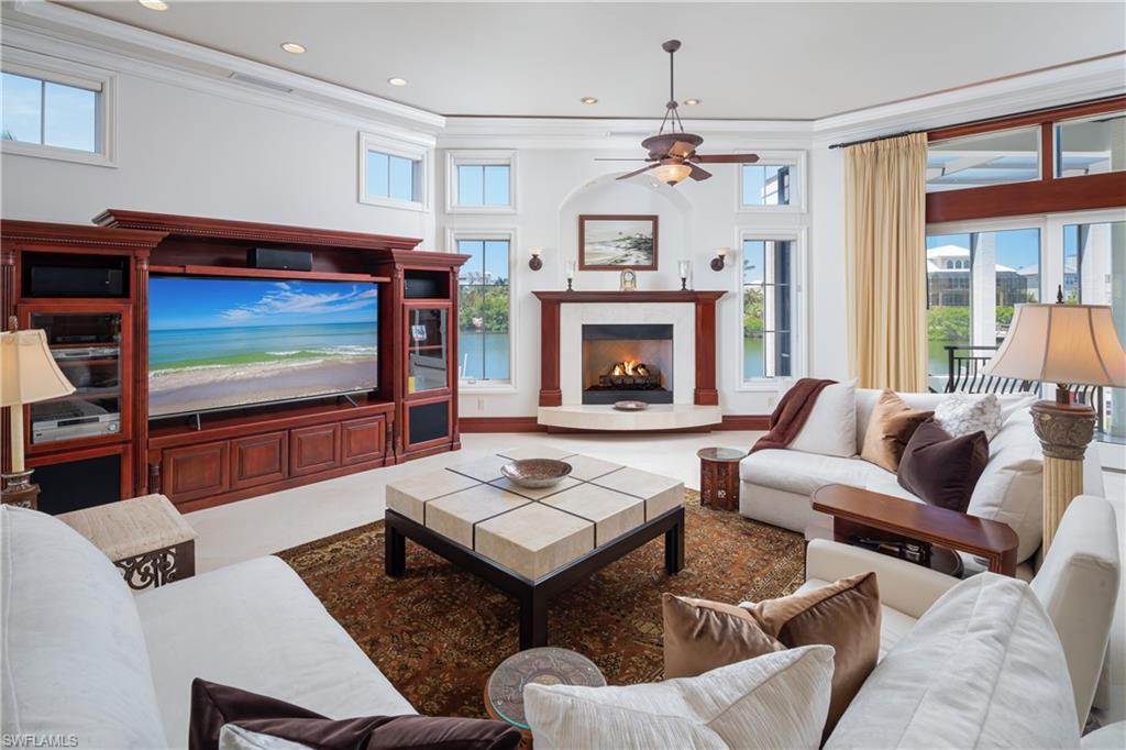 217 Bayfront DR