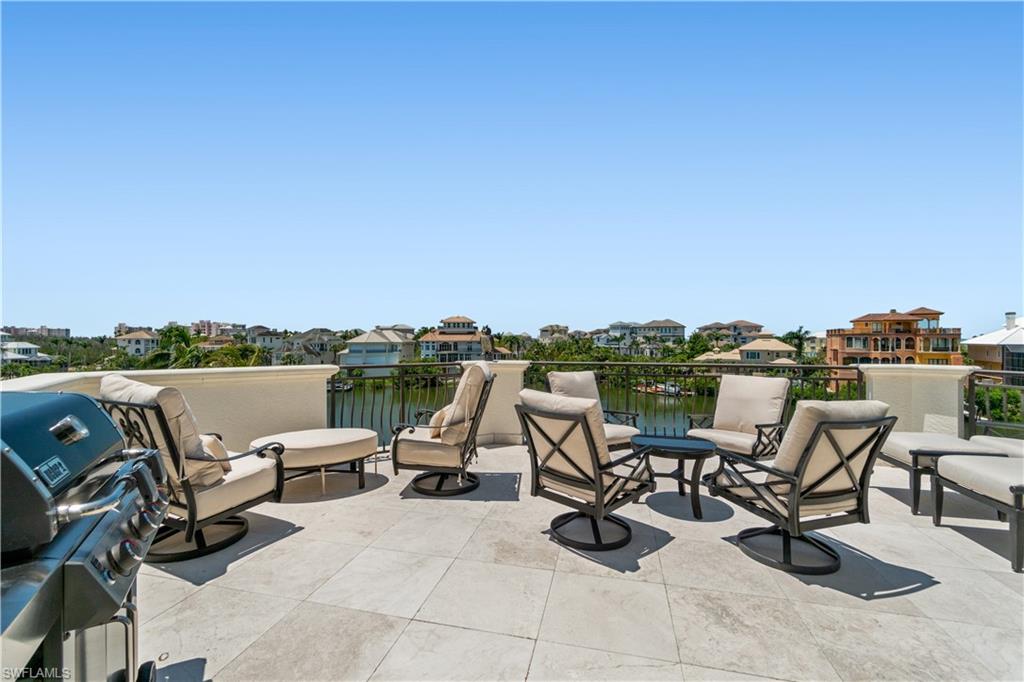 217 Bayfront DR