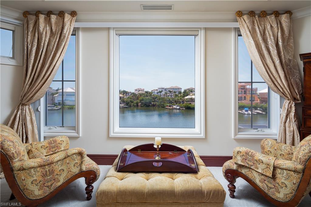 217 Bayfront DR