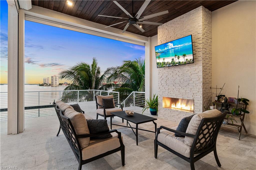160 Little Carlos LN