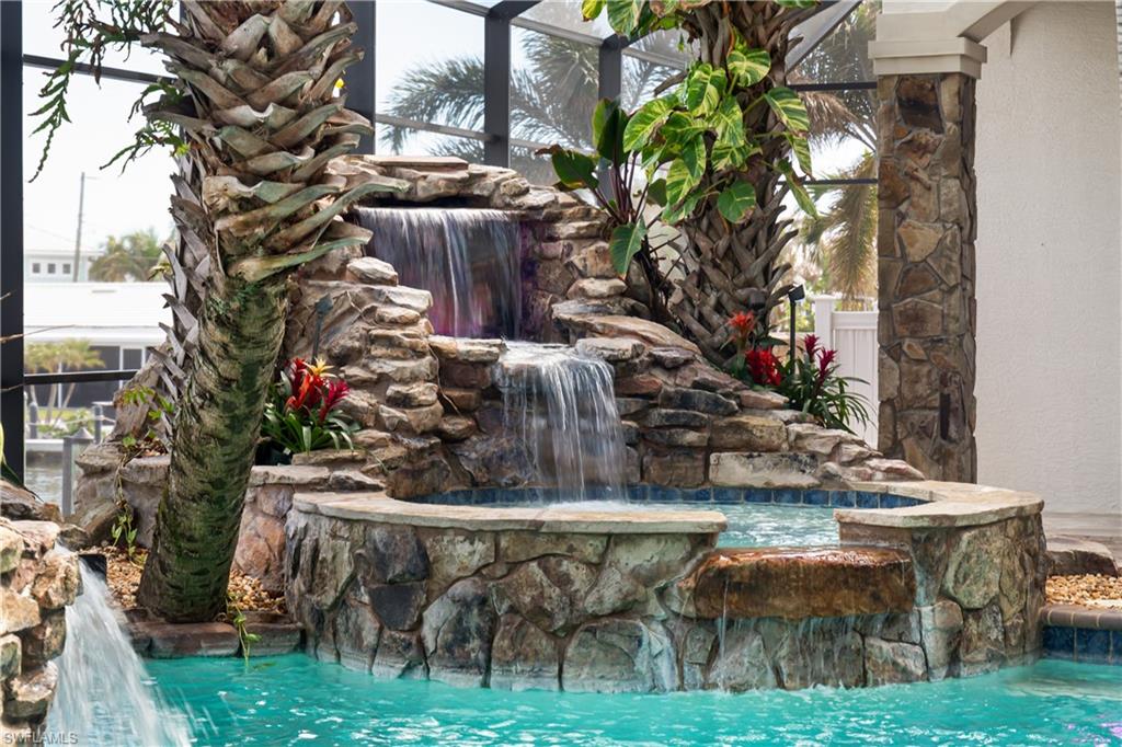 391 Palermo CIR, FORT MYERS BEACH