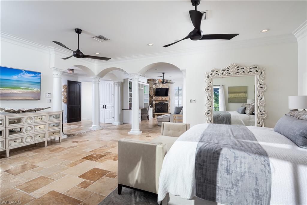 391 Palermo CIR, FORT MYERS BEACH