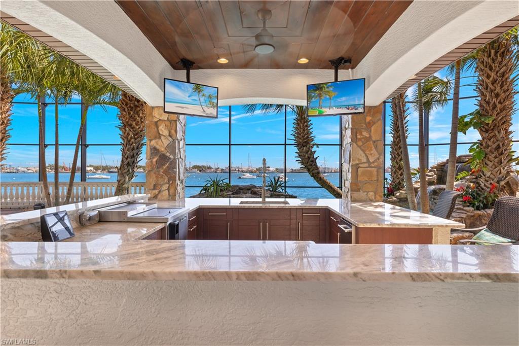 391 Palermo CIR, FORT MYERS BEACH